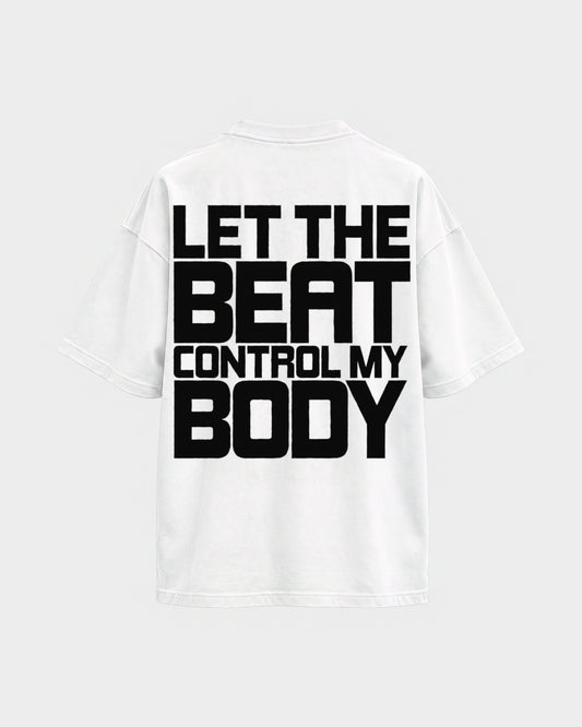 Control my body – Oversized Shirt in Weiß, Rückenprint – Hard Nights