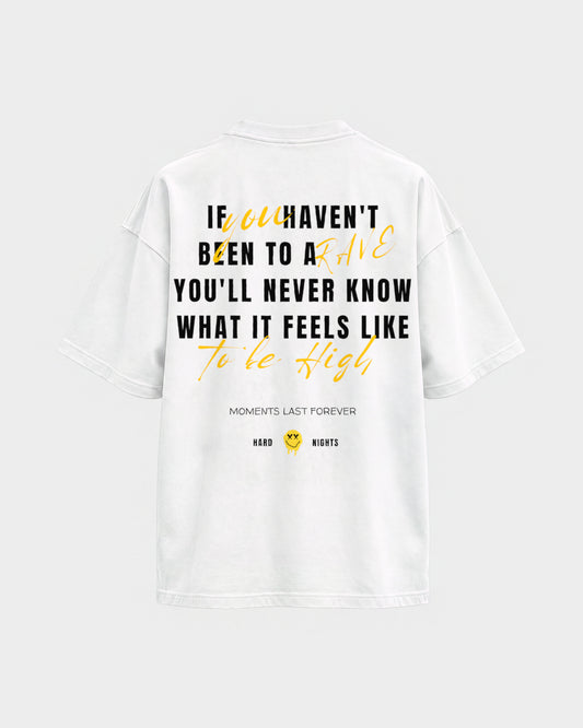 Moments last forever – Oversized Shirt in Weiß, Rückenprint – Hard Nights