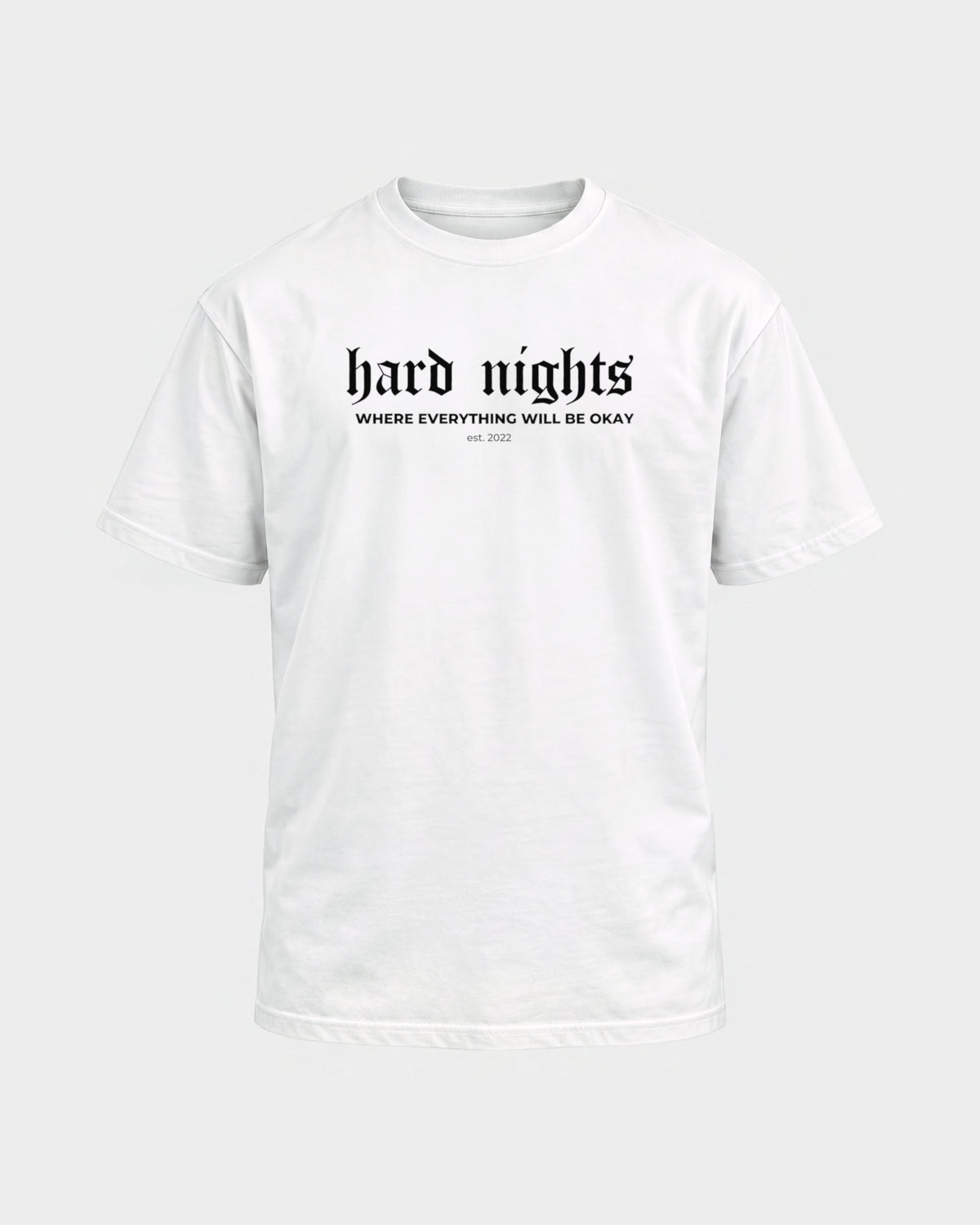 Okay – Basic Shirt in Weiß, Frontprint – Hard Nights