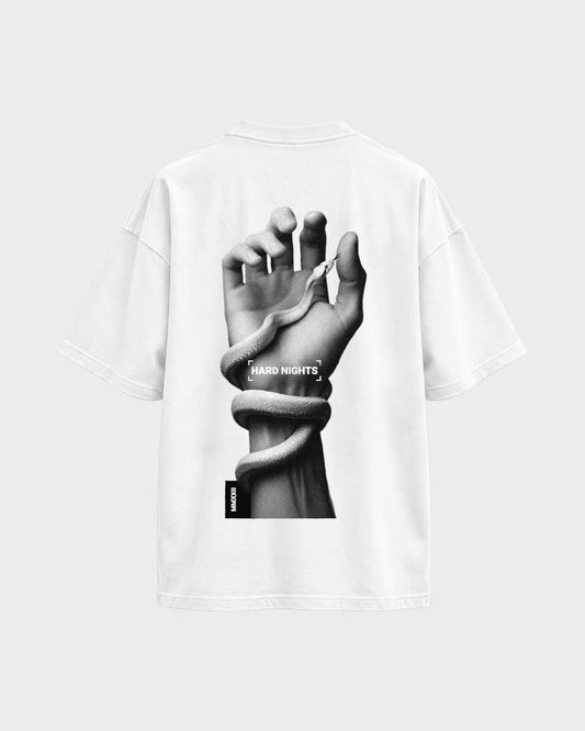 Snake Hand – Oversized Shirt in Weiß, Rückenprint – Hard Nights