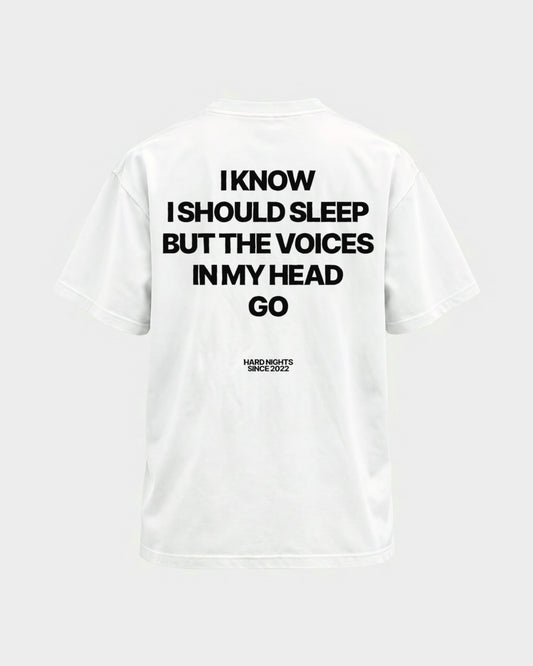 Voices in my head – Basic Shirt in Weiß, Rückenprint – Hard Nights