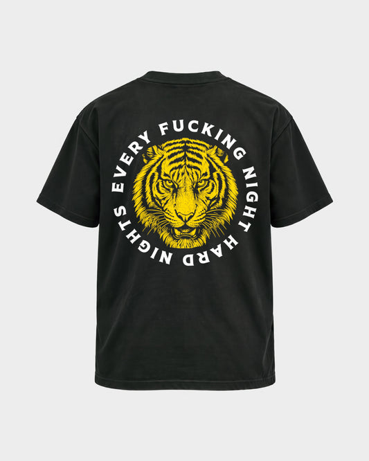 Every fuckin night – Basic Shirt in Schwarz, Rückenprint – Hard Nights