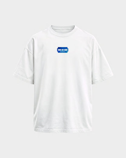 Razor Blade – Oversized Shirt in Weiß, Frontprint – Hard Nights