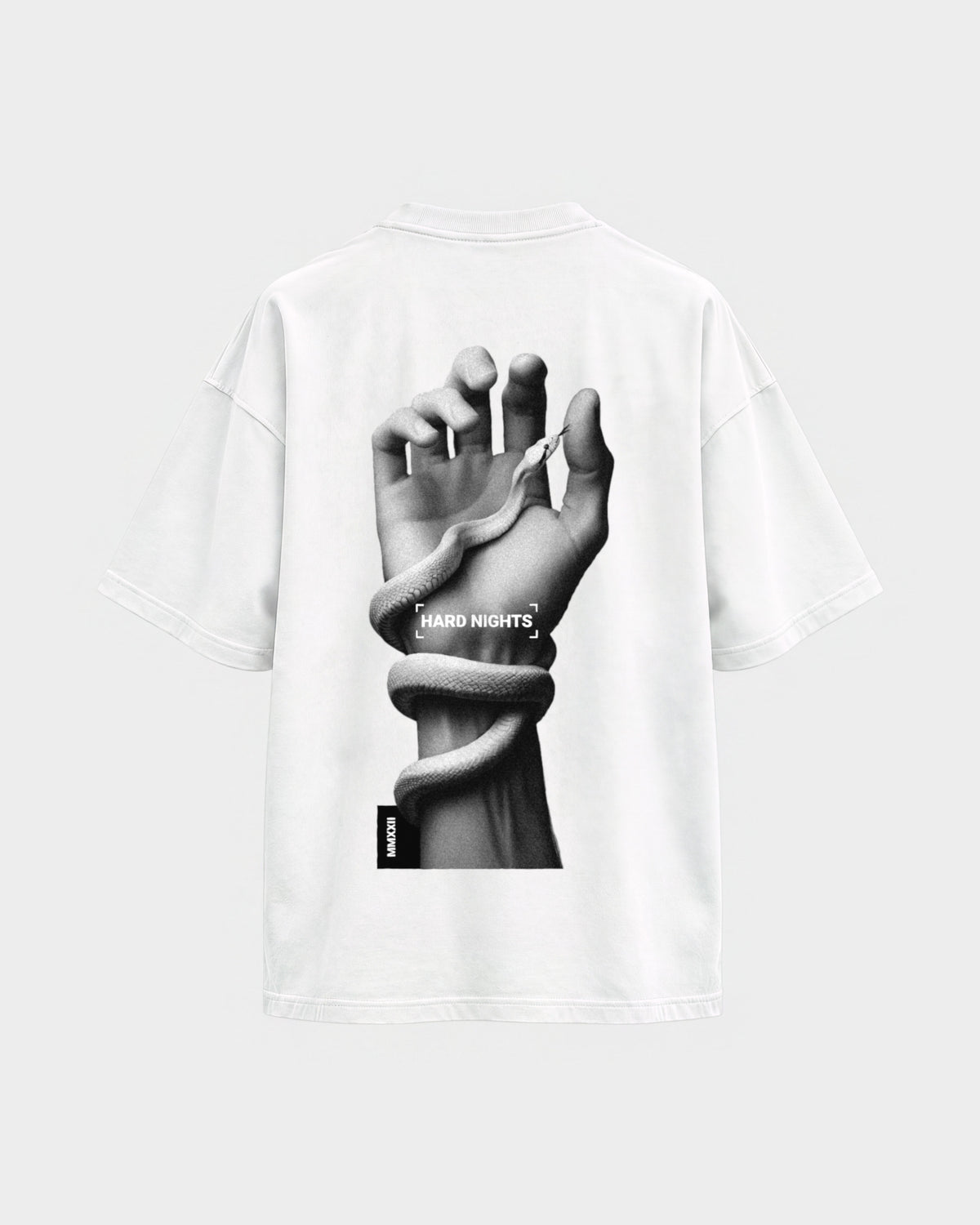 Snake Hand – Oversized Shirt in Weiß, Rückenprint – Hard Nights