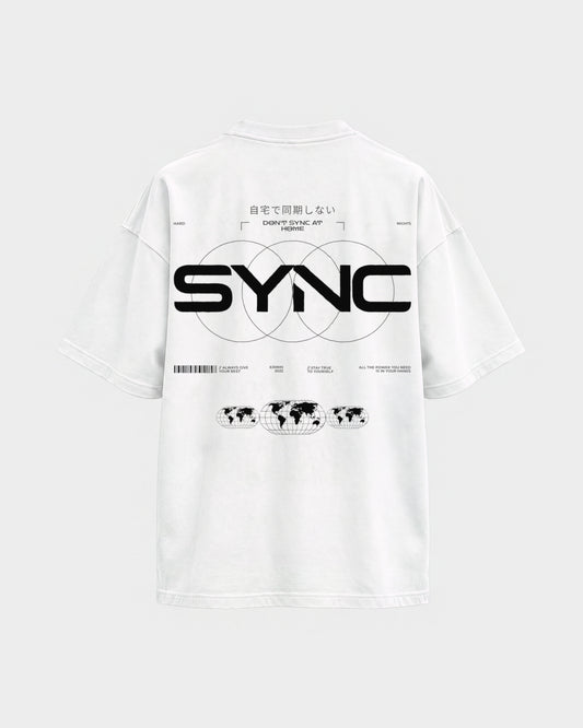 SYNC – Oversized Shirt in Weiß, Rückenprint – Hard Nights