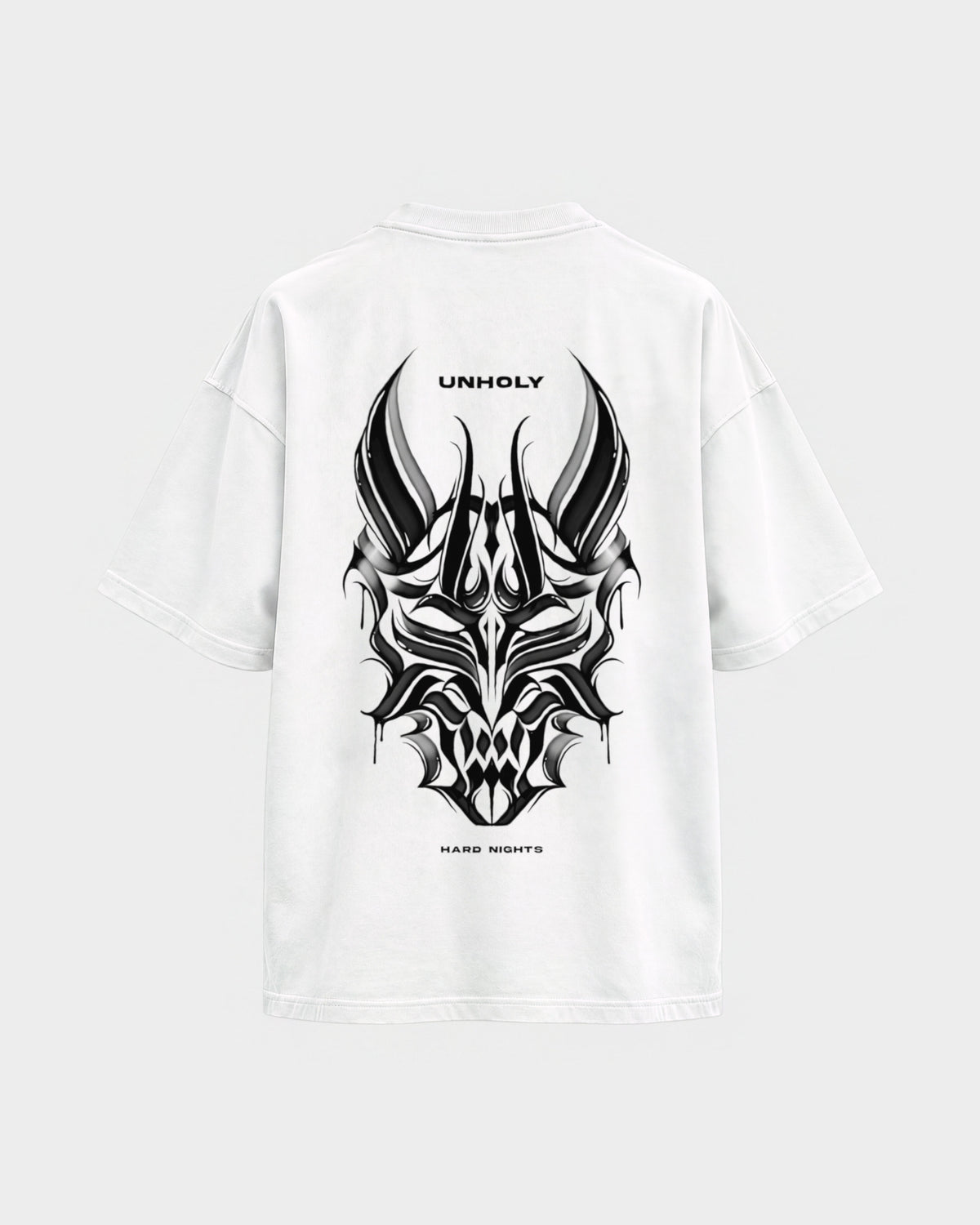 Unholy – Oversized Shirt in Weiß, Rückenprint – Hard Nights