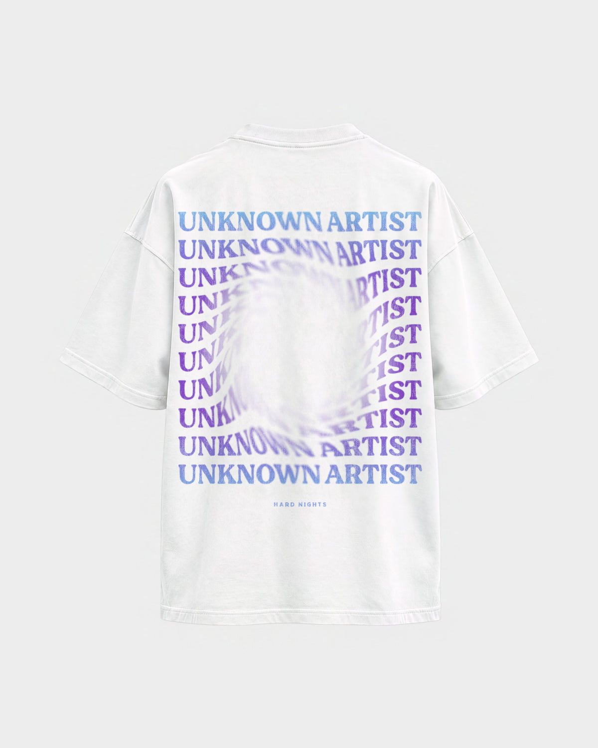 Unknown Artist Hole – Oversized Shirt in Weiß, Rückenprint – Hard Nights